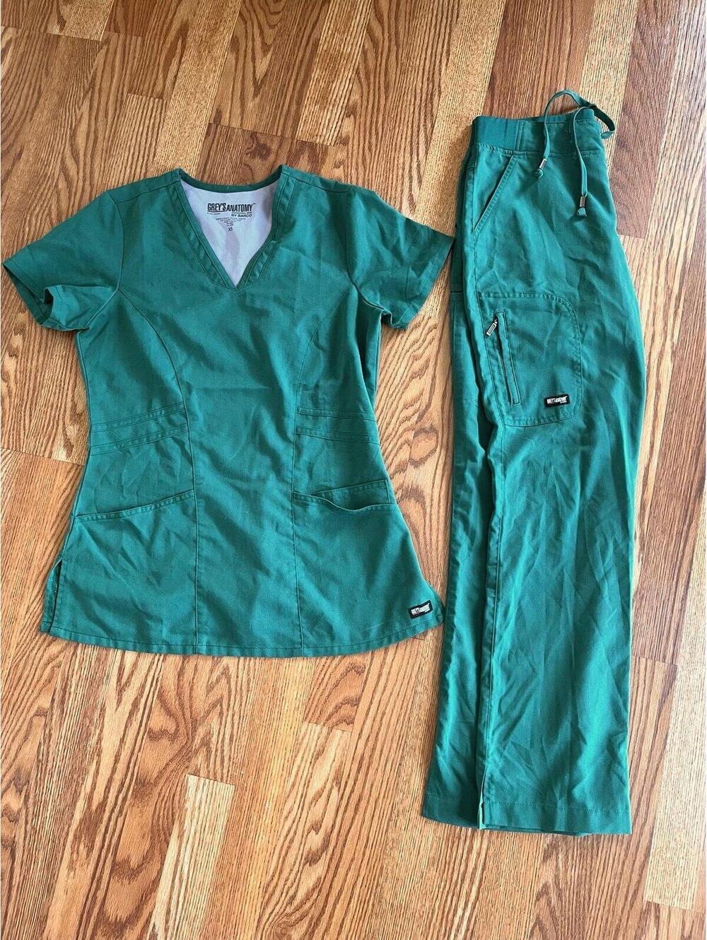 Women’s green grey’s anatomy scrubs XS